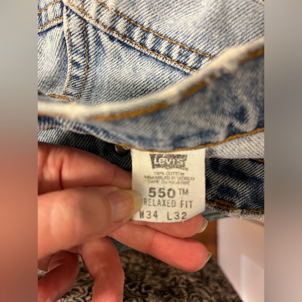 Levis 550 Relaxed Fit Jeans Mens 34x32 Blue Denim Distressed - Picture 2 of 9
